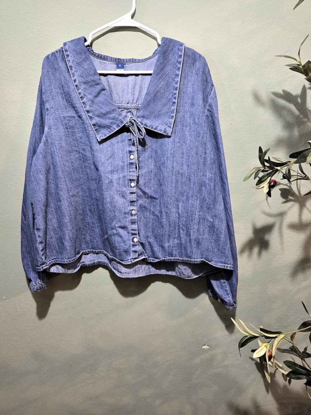 Old Navy Long-Sleeve Button-Down Cropped Denim Shirt Cropped Denim Shirt Blue XL